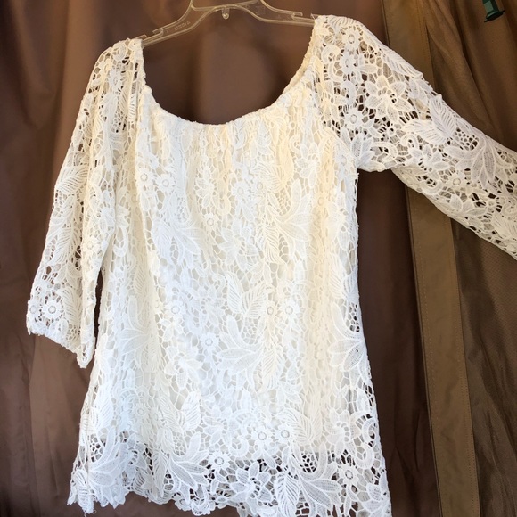 Pinky Tops - 🚨SALE- send an offer!! White top! Pinky Tops - 🚨SALE- send an offer!! White top!